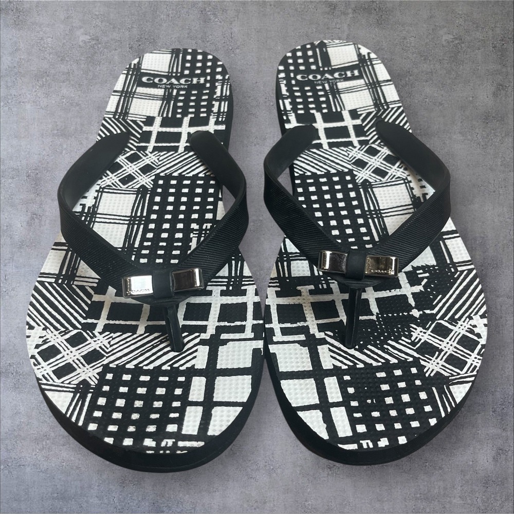 Coach Geometric Black Flip Flop Thong Sandals Womens 9-10 Silver Bow Detail